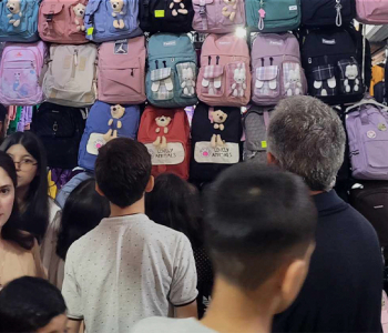 Որքա՞ն է արժենում ծնողներին  դպրոցական  պարագաների գնումը  Մառնեուլիի  շուկայից