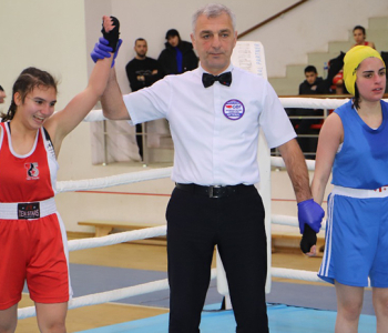 Marneulili qız boks üzrə Gürcüstan çempionatında birinci yeri tutub