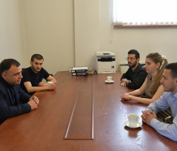 “Era Teatrı”nın kollektivi Gürcüstan Parlamentinin majoritar deputatı ilə görüşüblər (FOTO)