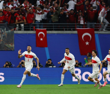 Almaniyada təşkil olunan futbol üzrə Avropa çempionatında
Avstriya və Türkiyə yığmaları arasında 1/8 final görüşü başa
çatıb.