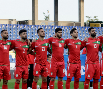 İran futbolçuları dövlət himnini oxumaqdan imtina ediblər